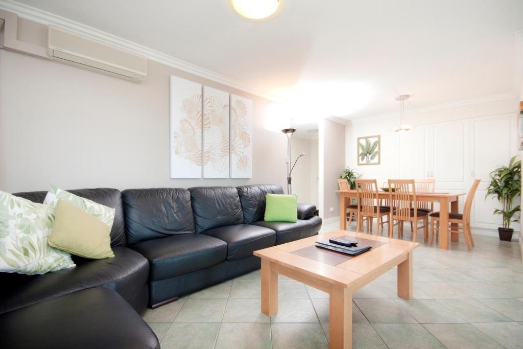 فورستر Sails Apartments الغرفة الصورة